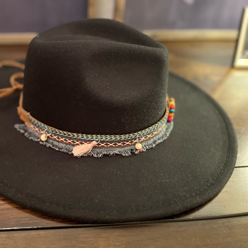 New with tag wide brim black hat